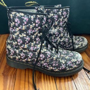 DOC MARTENS Floral ditsy Calico PASCAL Lace up Combat Boots 1821